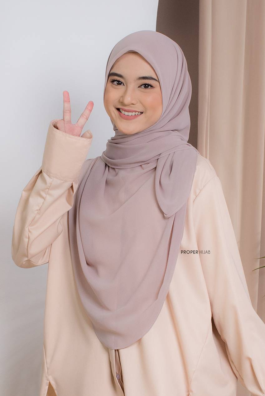 manis-in-sand-dunes